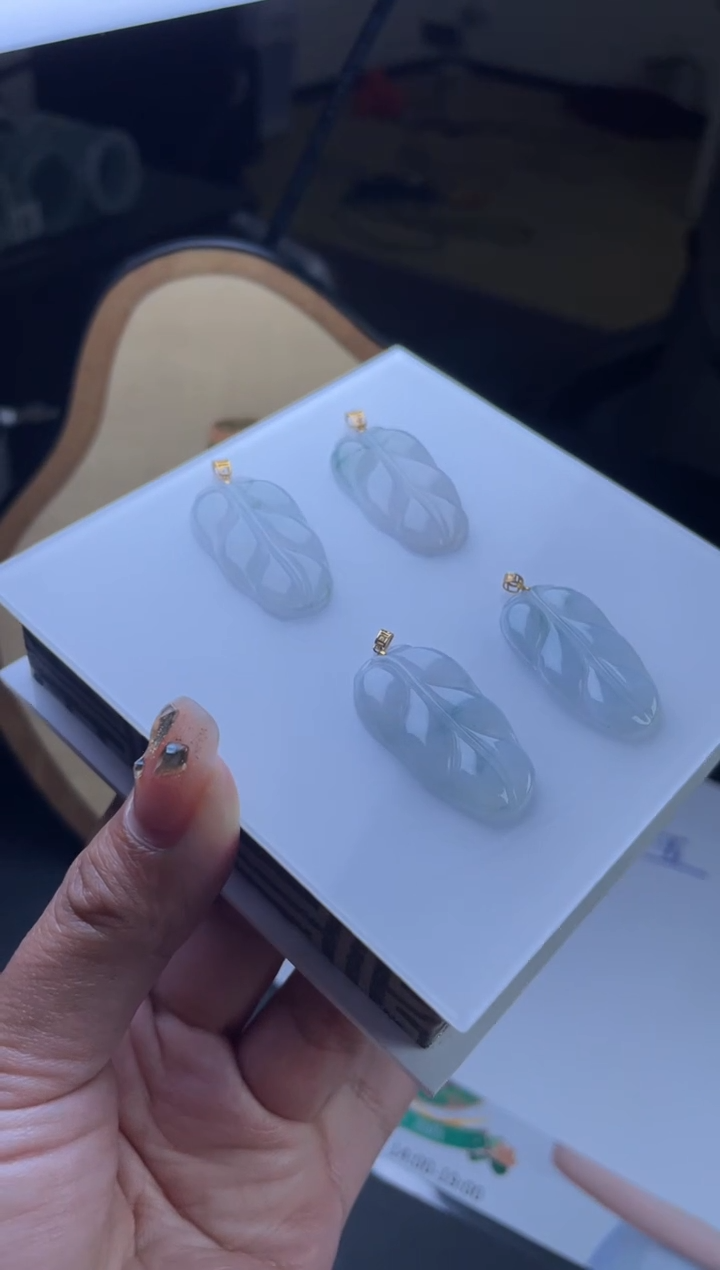 【闪购商品】翡翠挂件18K金镶嵌多样性发一件H8