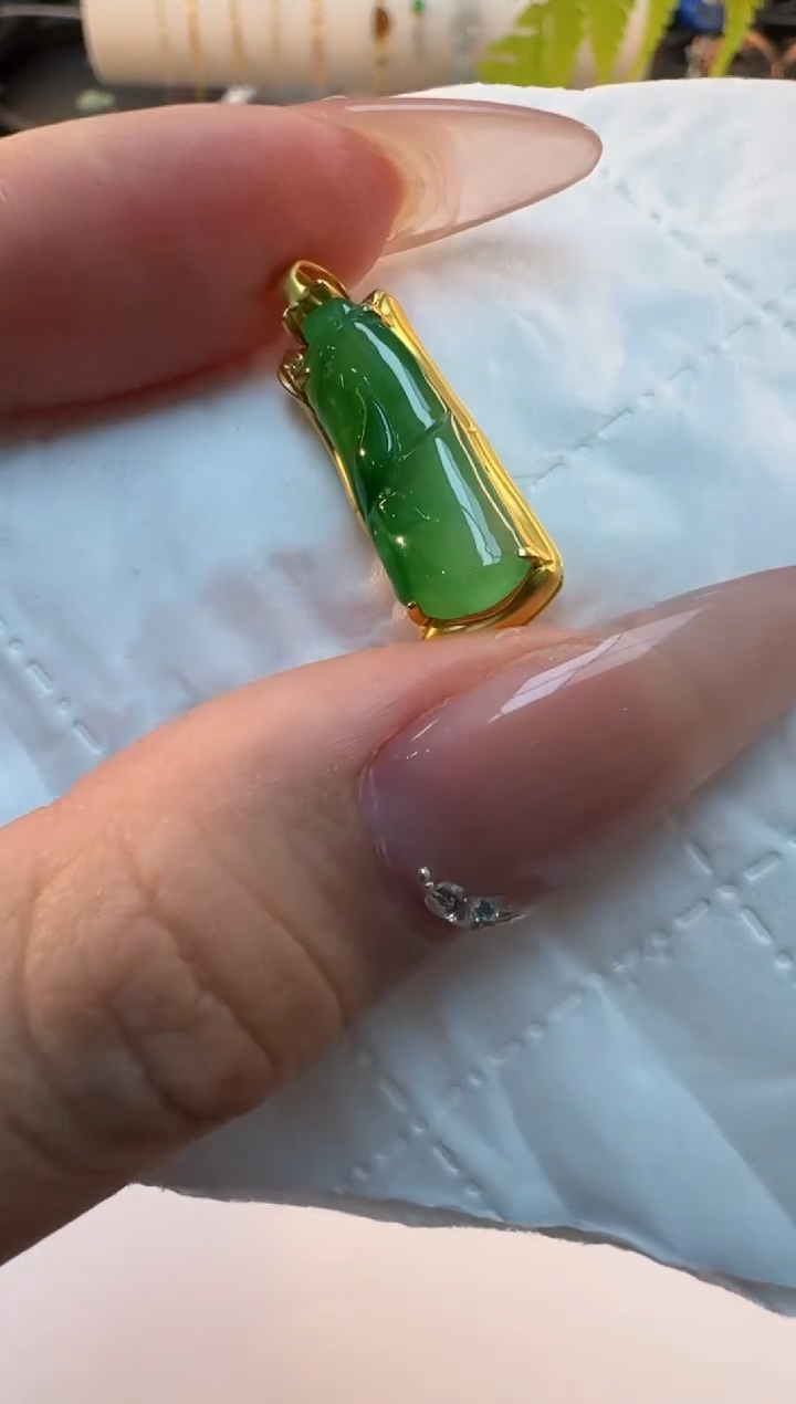 【闪购商品】翡翠颈饰18K金镶嵌缅甸翡翠A货吊坠