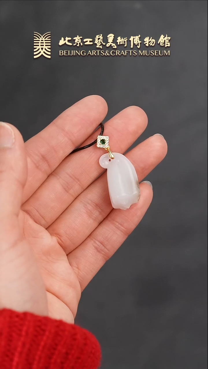 【闪购商品】和田玉小坠银S925镶嵌B0123GMD316莲蓬小坠