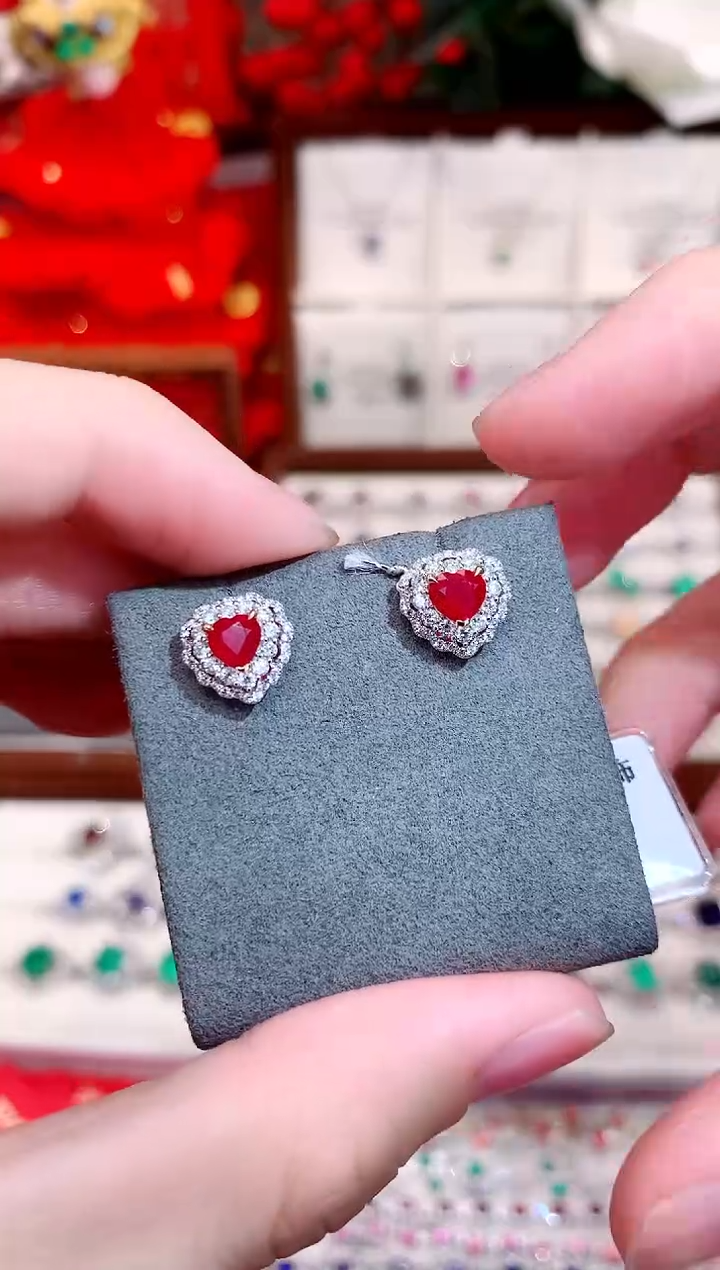 【闪购商品】红宝石耳饰18K金镶嵌1.05ct/天然宝石/七天无理由