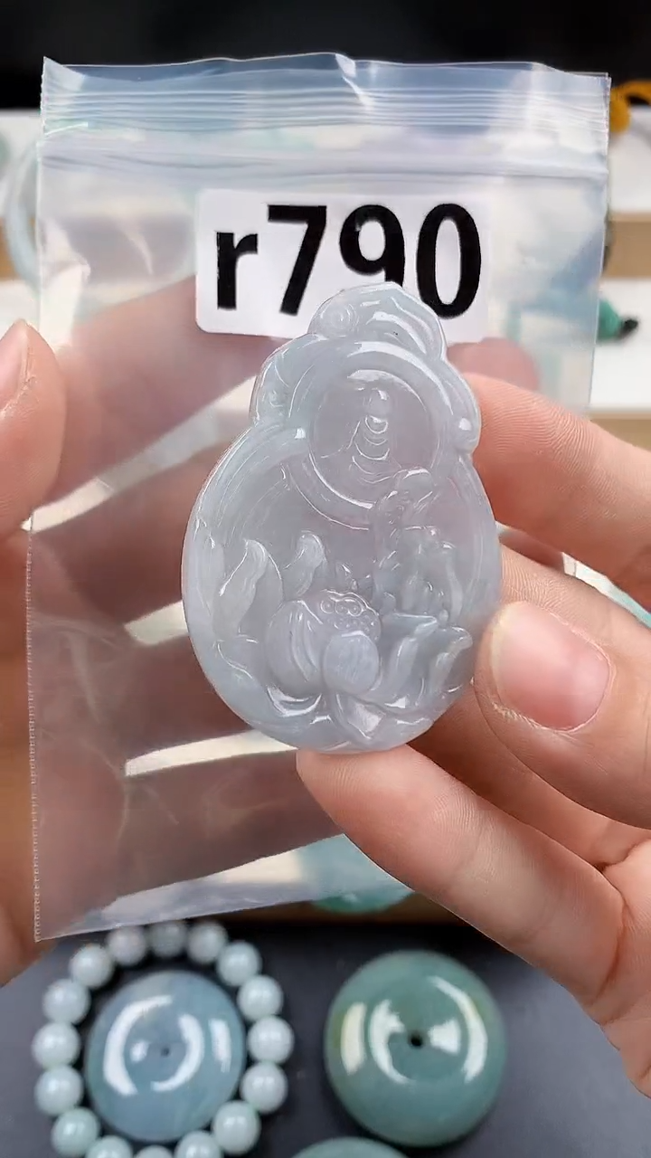 颈饰未镶嵌翡翠天然翡翠吊坠挂件