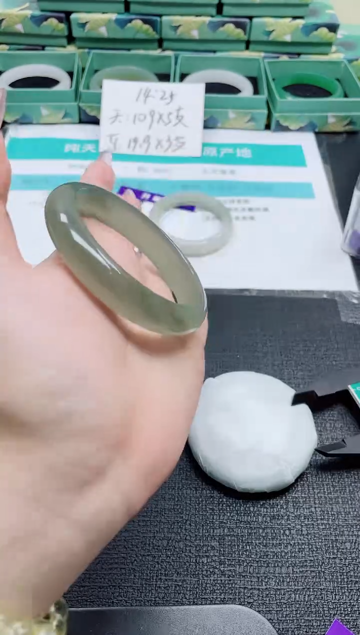 未镶嵌手镯石英质玉30-60