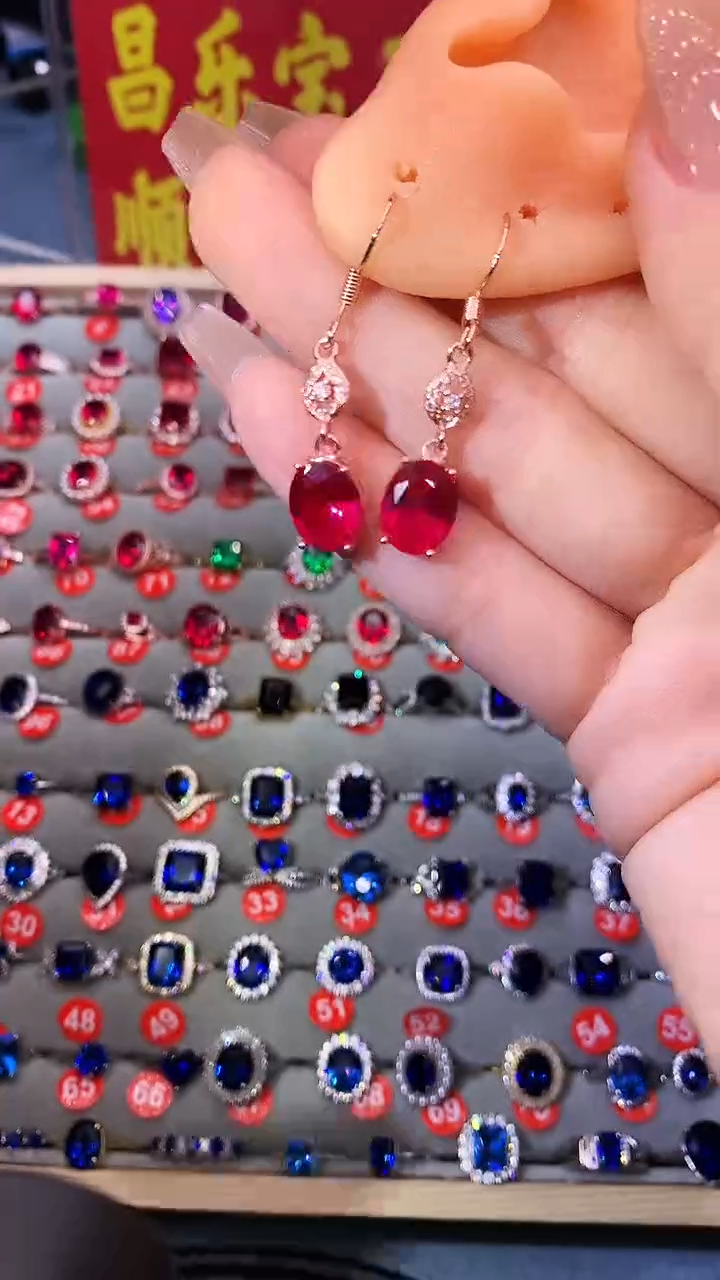 【闪购商品】红宝石耳饰银S925镶嵌1111