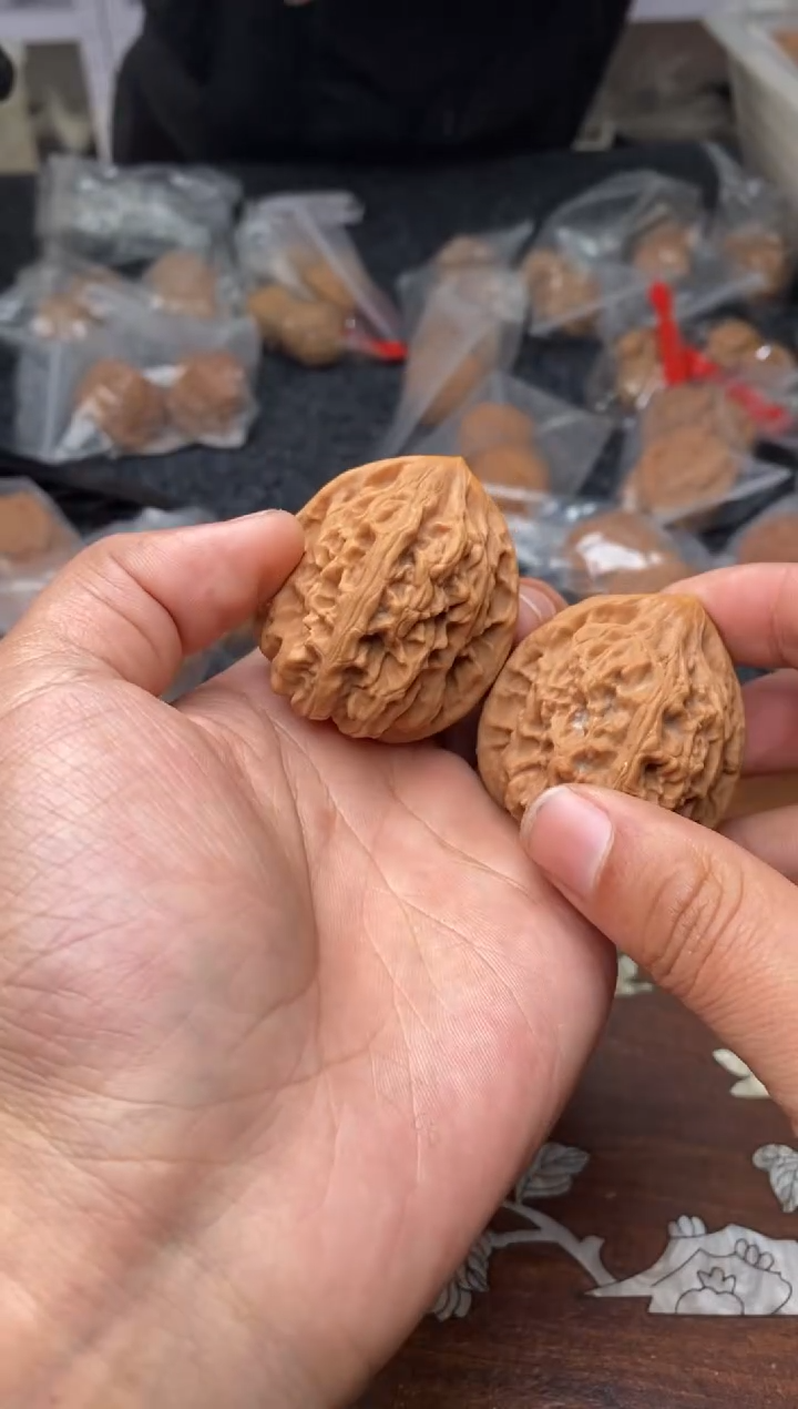 【闪购商品】文玩核桃把件A192号42尺鸡心