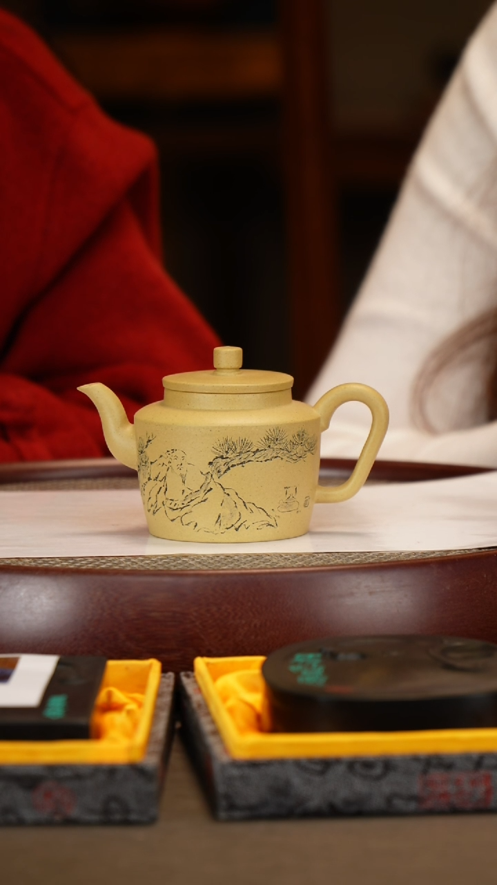 【闪购商品】紫砂茶壶【李霓】本山绿折肩宫灯  200CC