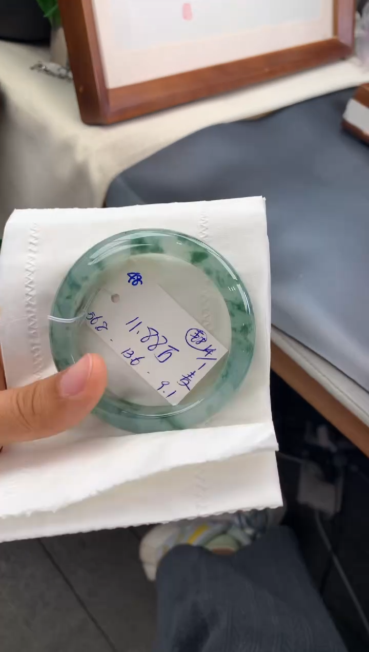 【闪购商品】翡翠手镯未镶嵌手镯