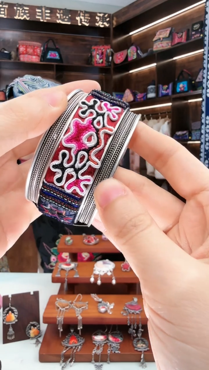 【闪购商品】织绣60蚩梦苗族古绣