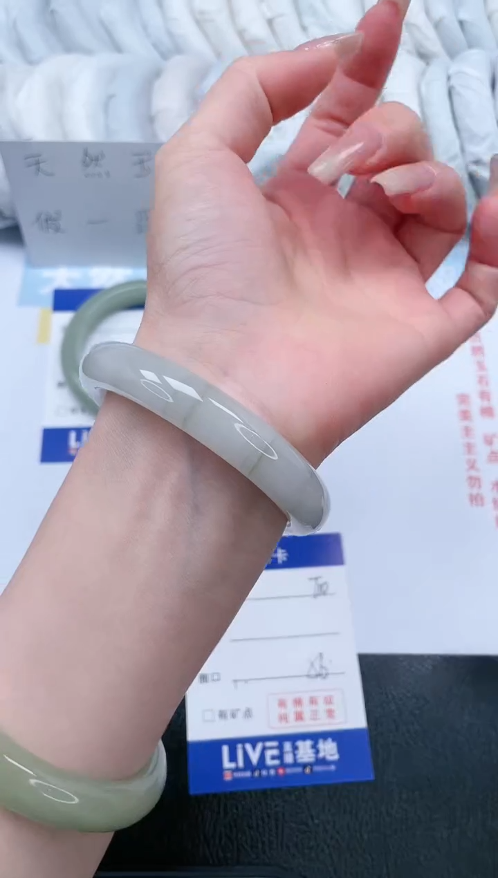 【闪购商品】石英质玉手镯未镶嵌T10-56