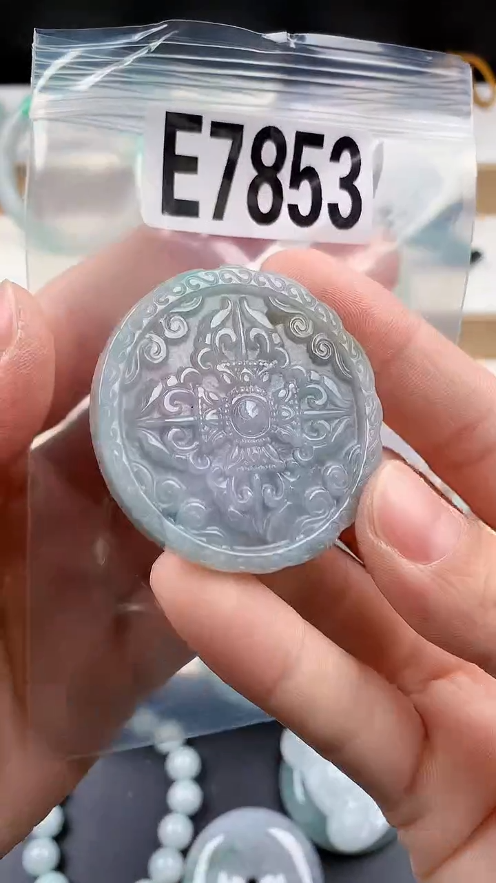 颈饰未镶嵌翡翠天然翡翠吊坠挂件