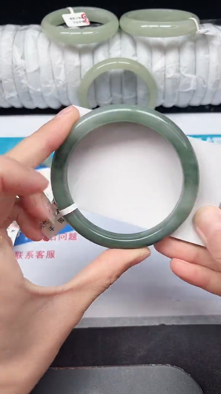 未镶嵌手镯石英质玉238-61/62