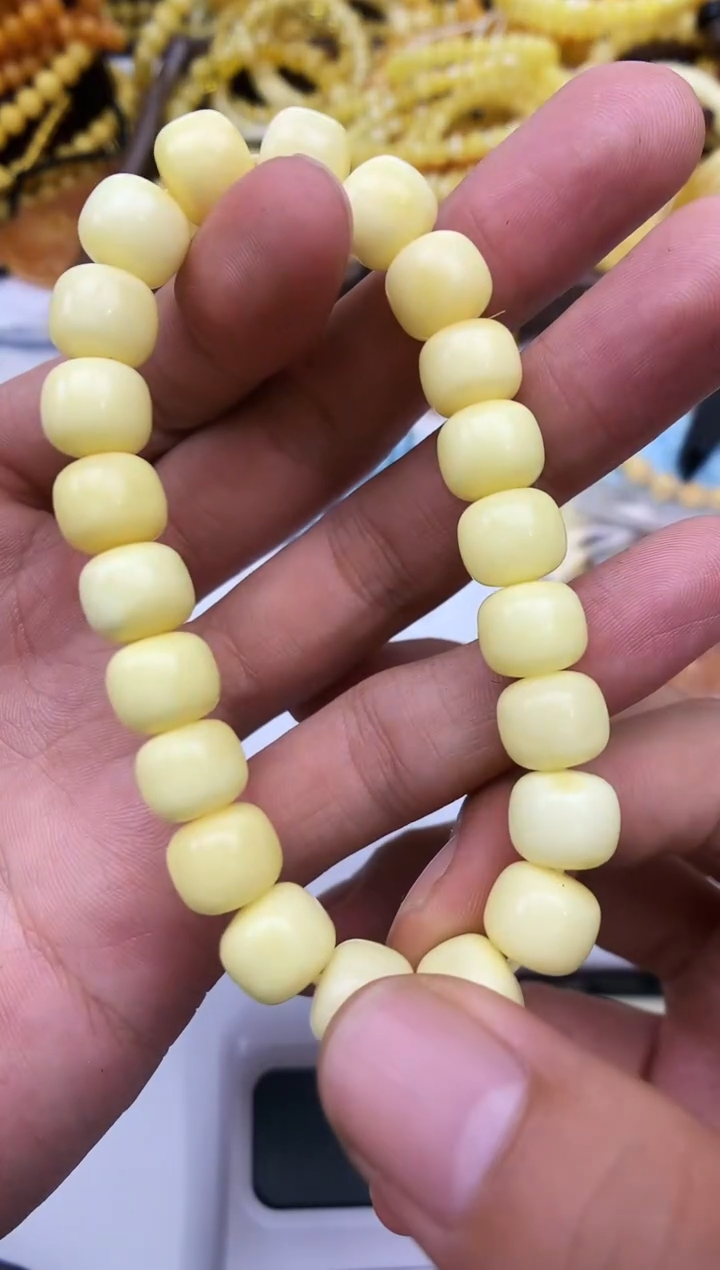 裸石琥珀未镶嵌吃