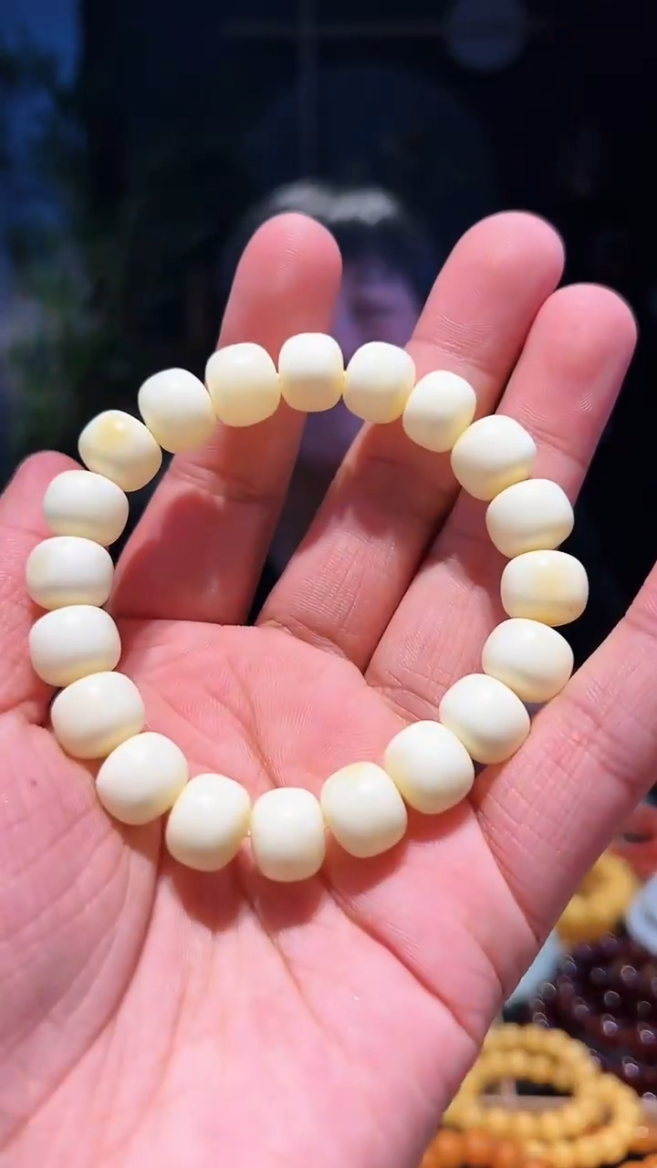 【闪购商品】蜜蜡手串未镶嵌12左右