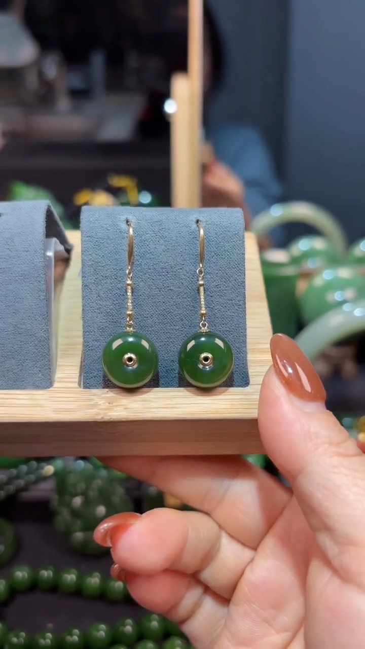 【闪购商品】和田玉（碧玉）吊坠(不含链)18K金镶嵌1