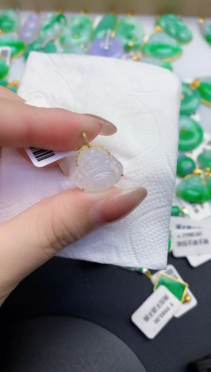 颈饰18K金镶嵌翡翠缅甸天然翡翠A货