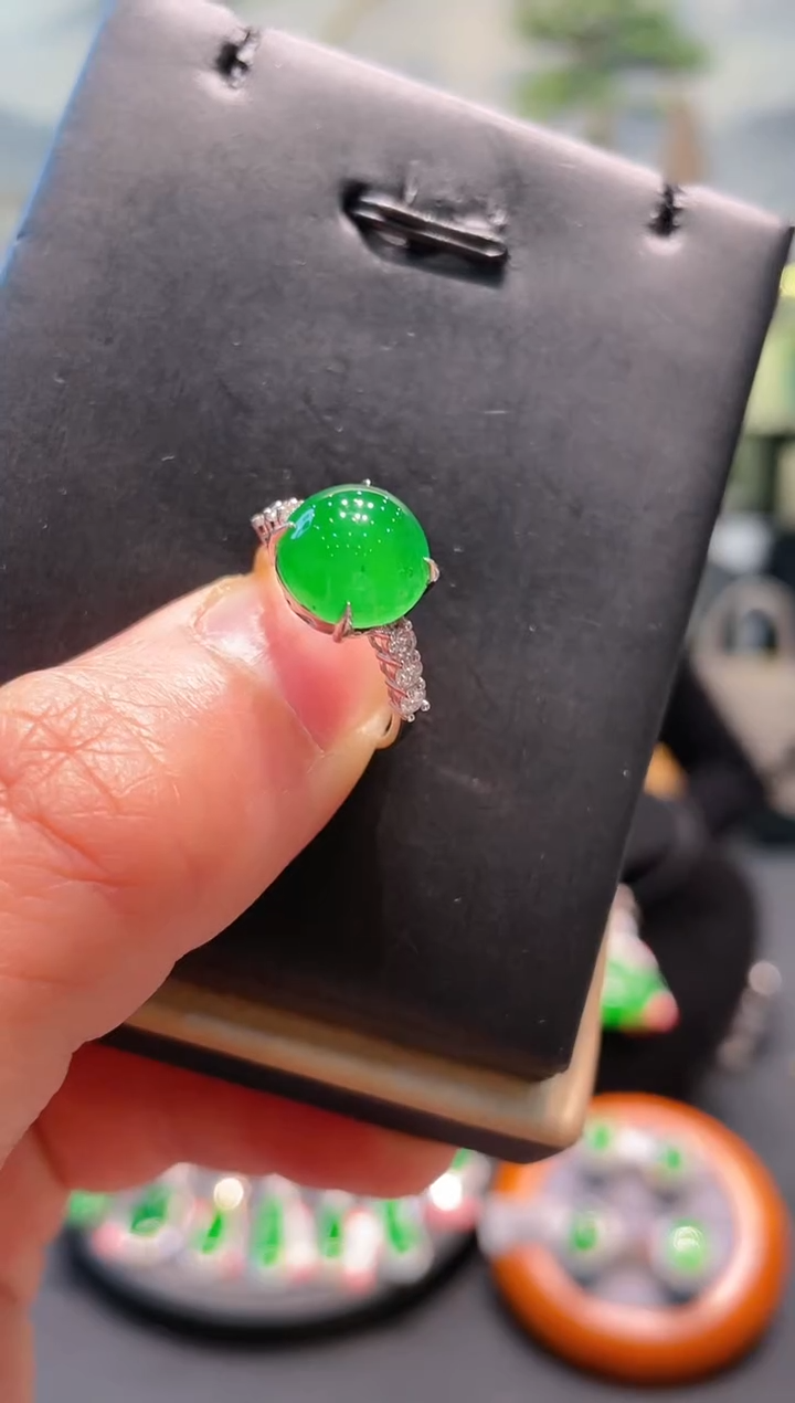 【闪购商品】翡翠颈饰18K金镶嵌A46戒指