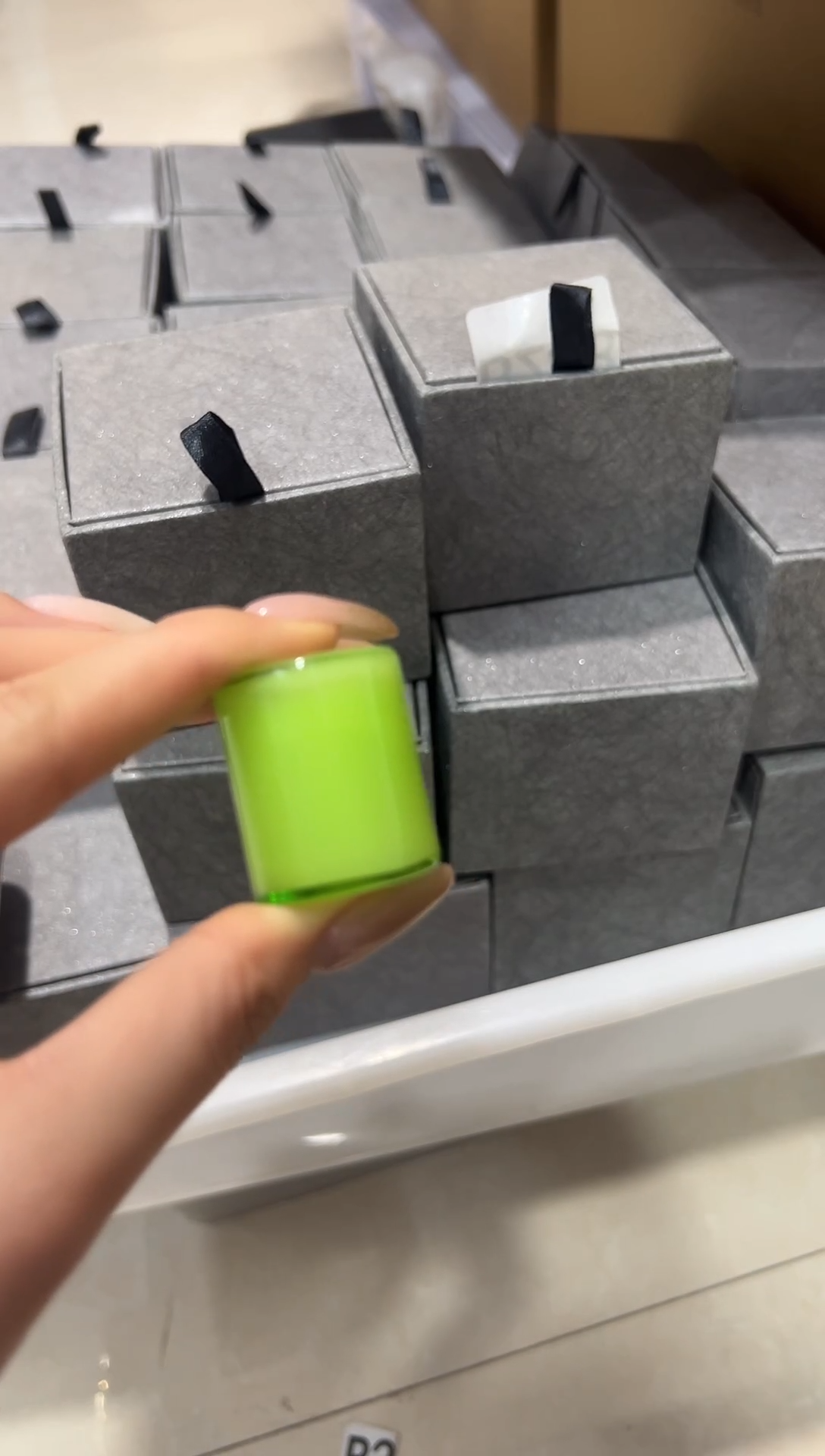 盖纸绿色================