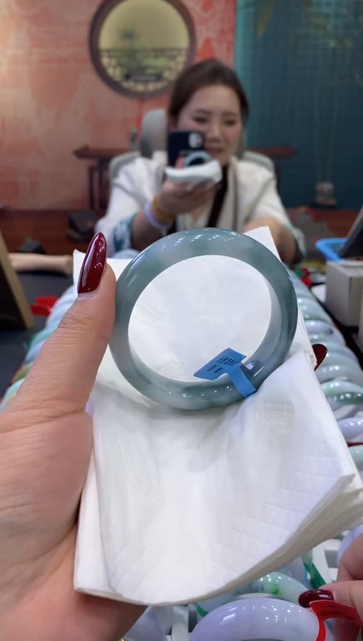 【闪购商品】翡翠手镯未镶嵌多人00012981