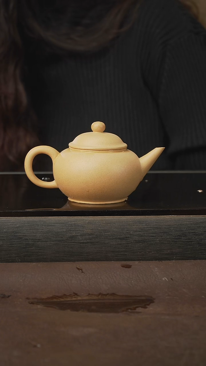 茶壶紫砂㞢*888，微瑕，水平，黄金段，170cc