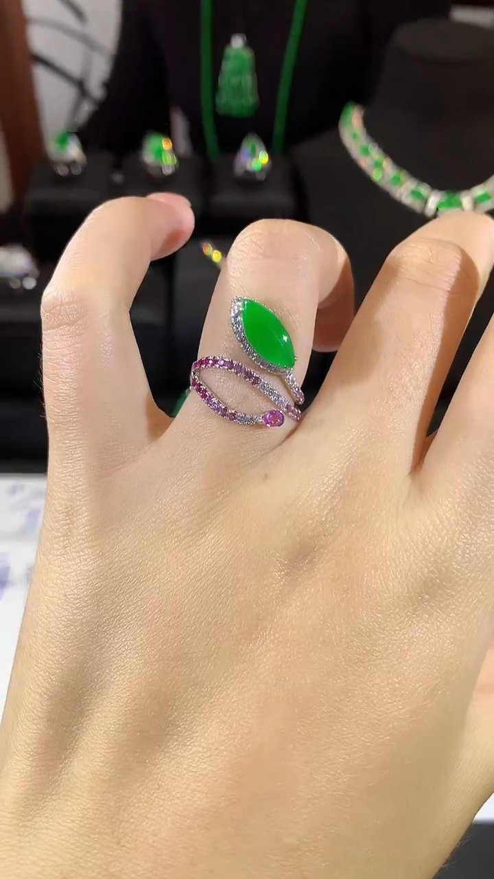 【闪购商品】翡翠戒指18K金镶嵌 天然缅甸翡翠A货