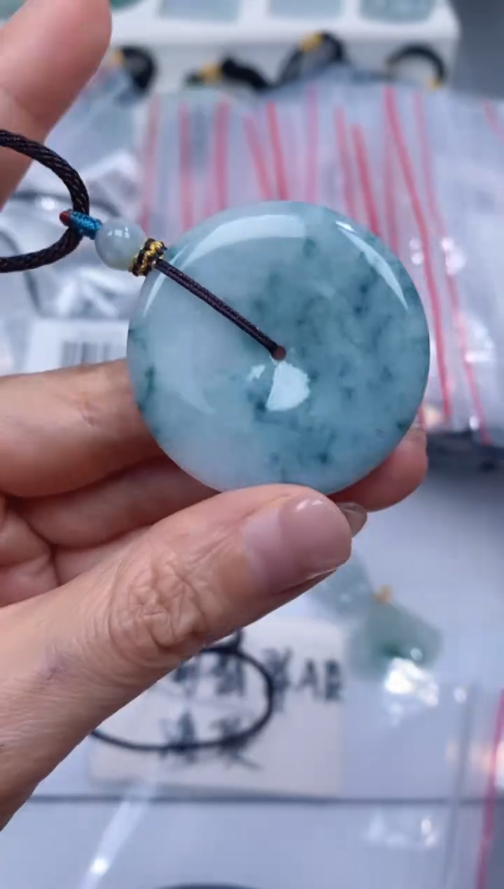 颈饰未镶嵌翡翠吊坠