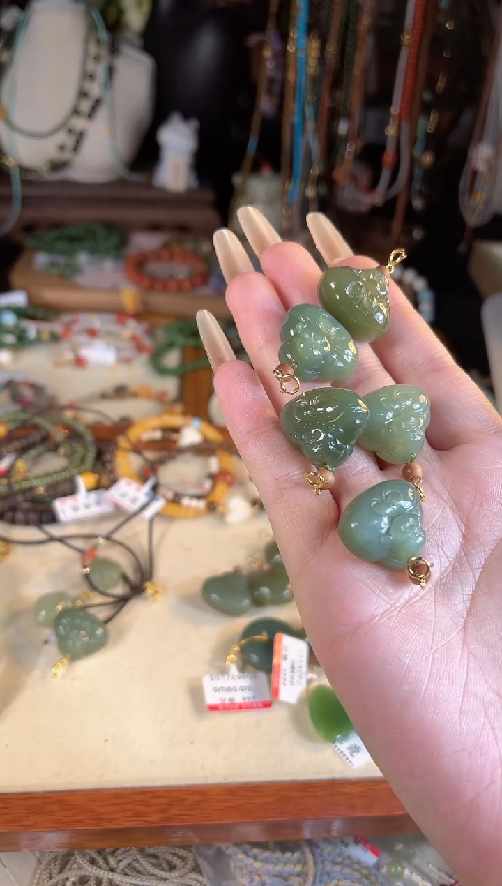 【闪购商品】和田玉吊坠(不含链)未镶嵌多样性发货其一