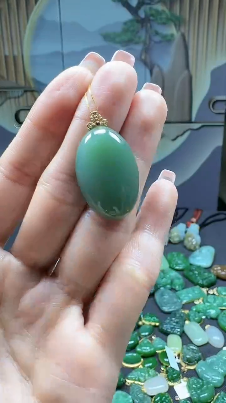 【闪购商品】和田玉挂件18K金镶嵌1