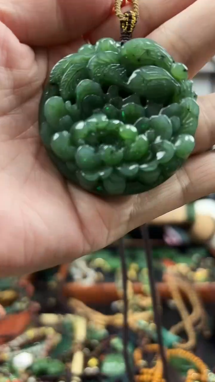 颈饰未镶嵌和田玉花开富贵