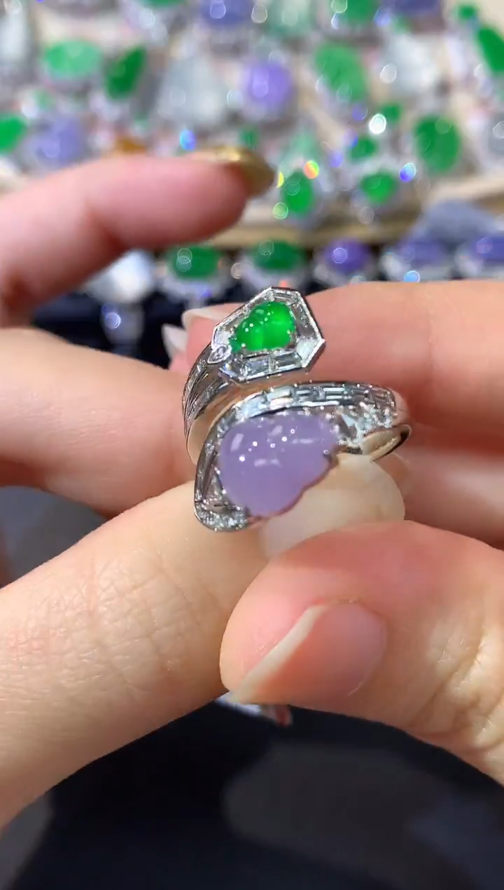 18K金镶嵌戒指翡翠W114|多样性发其一|2500