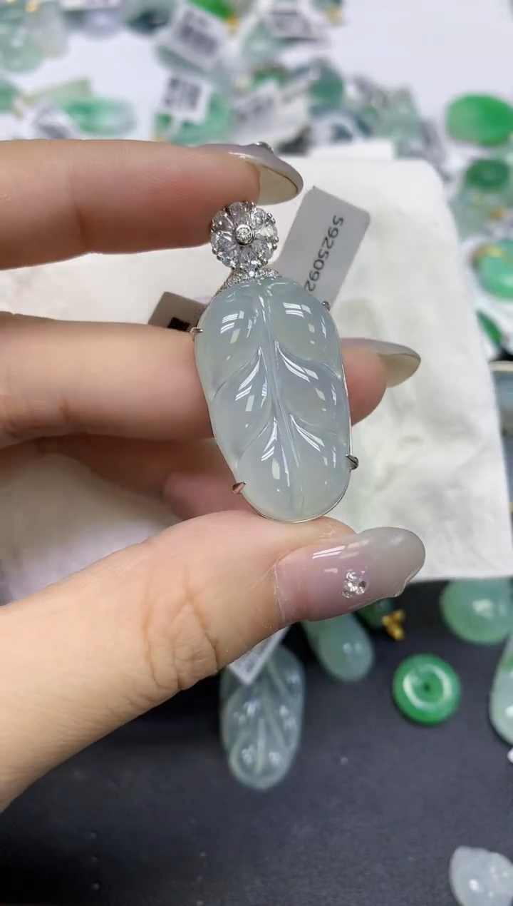 颈饰未镶嵌翡翠天然缅甸翡翠A货百元以上9元证书费自理