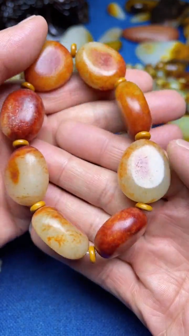 未镶嵌和田玉手链1