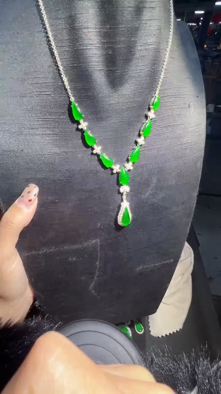 【闪购商品】定制翡翠未镶嵌项链1