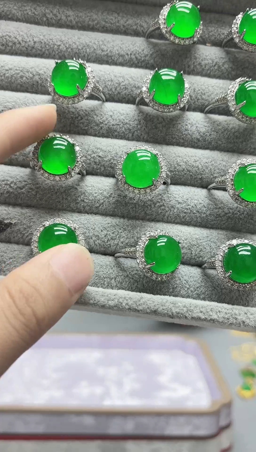 翡翠戒指银S925镶嵌太阳花戒指