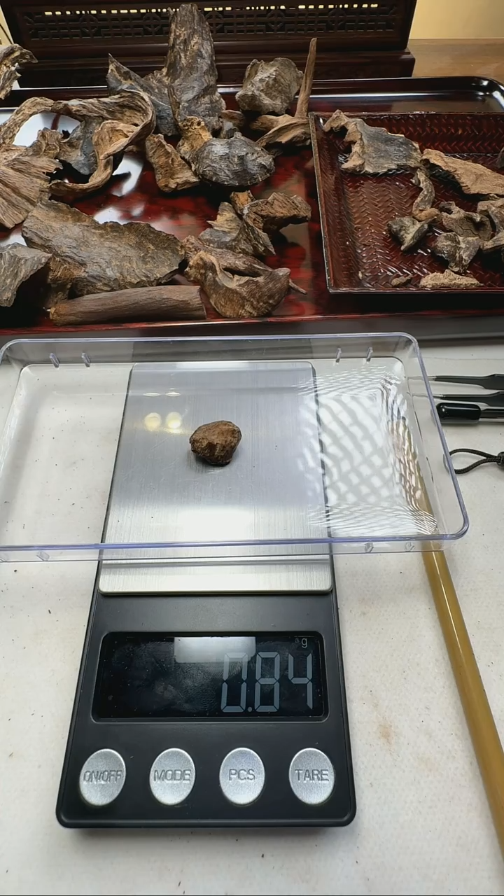 沉香沉香碎屑海南沉水老香0.8g