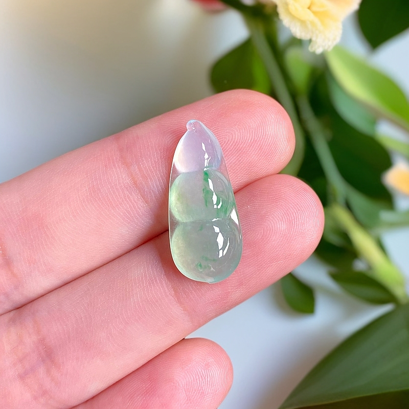 缅甸产地天然A货翡翠冰飘绿福豆吊坠挂坠