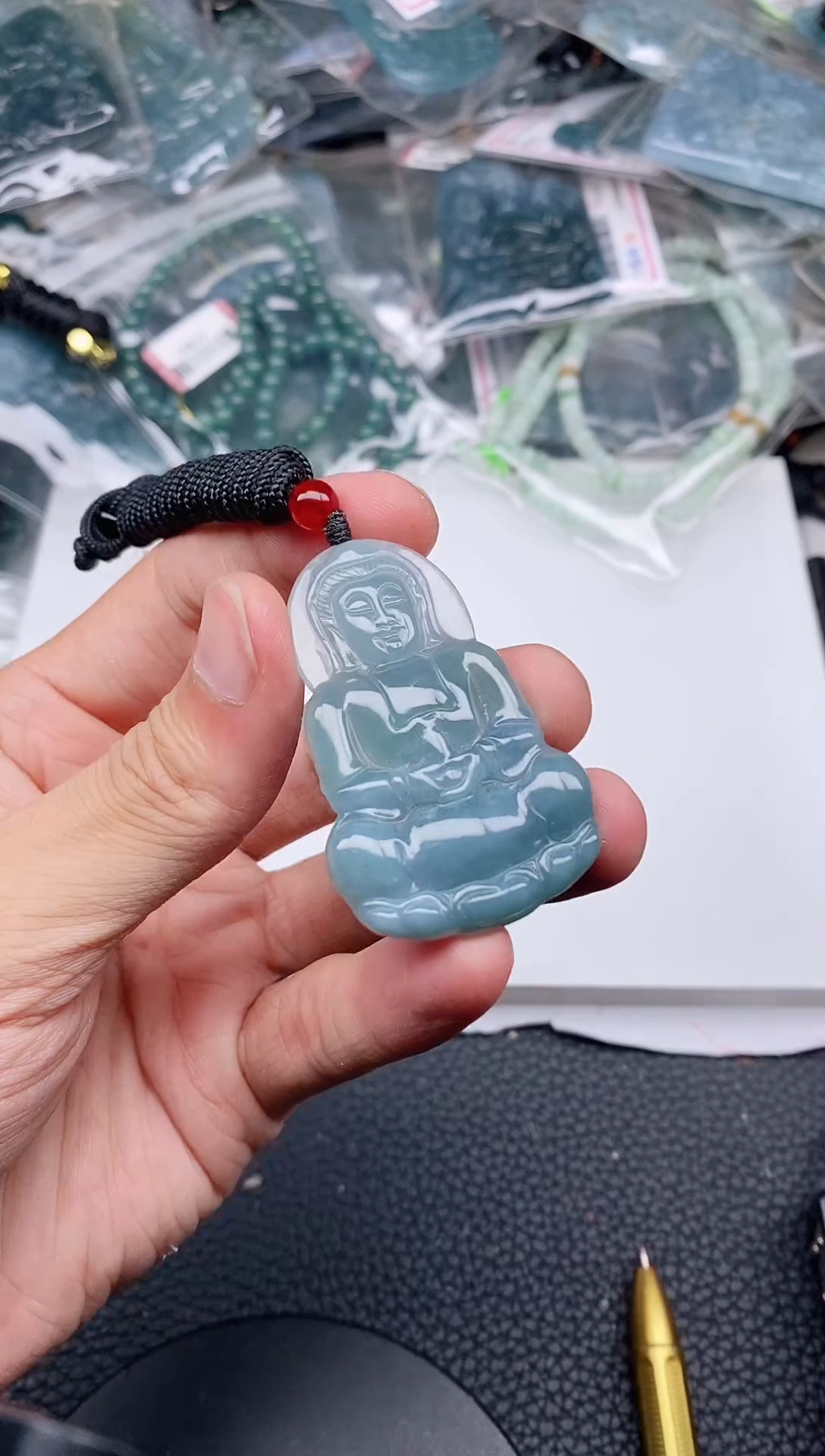 颈饰未镶嵌翡翠 