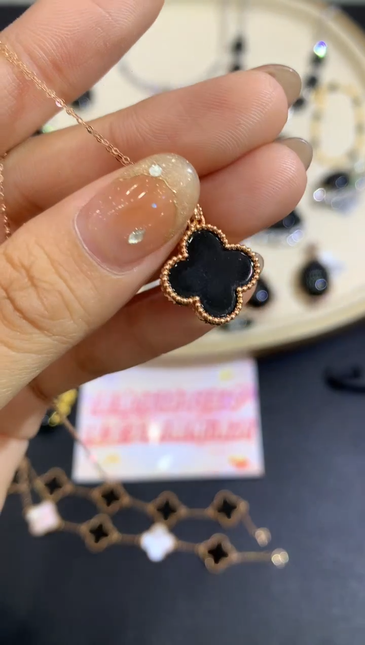 吊坠(赠链)18K金镶嵌翡翠吊坠A1|680