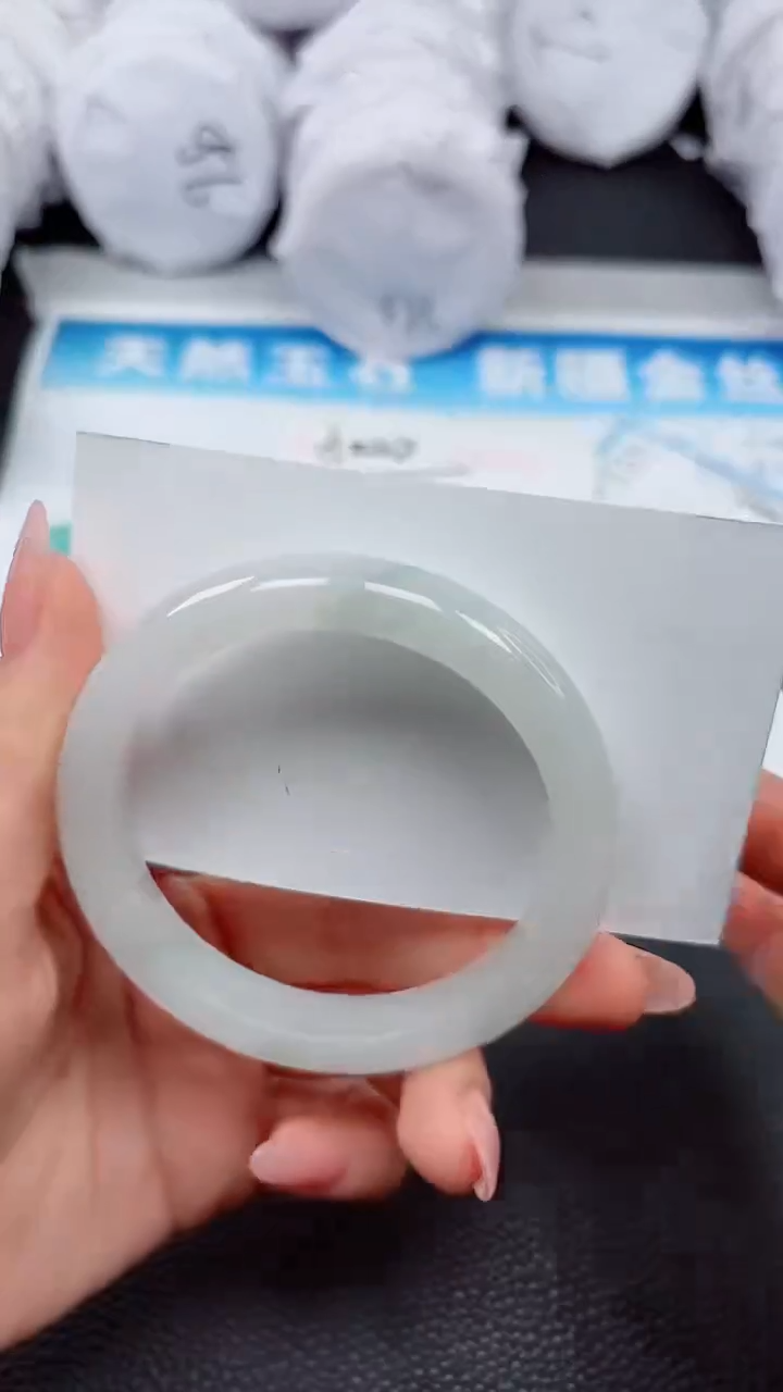 【闪购商品】石英质玉手镯未镶嵌A513