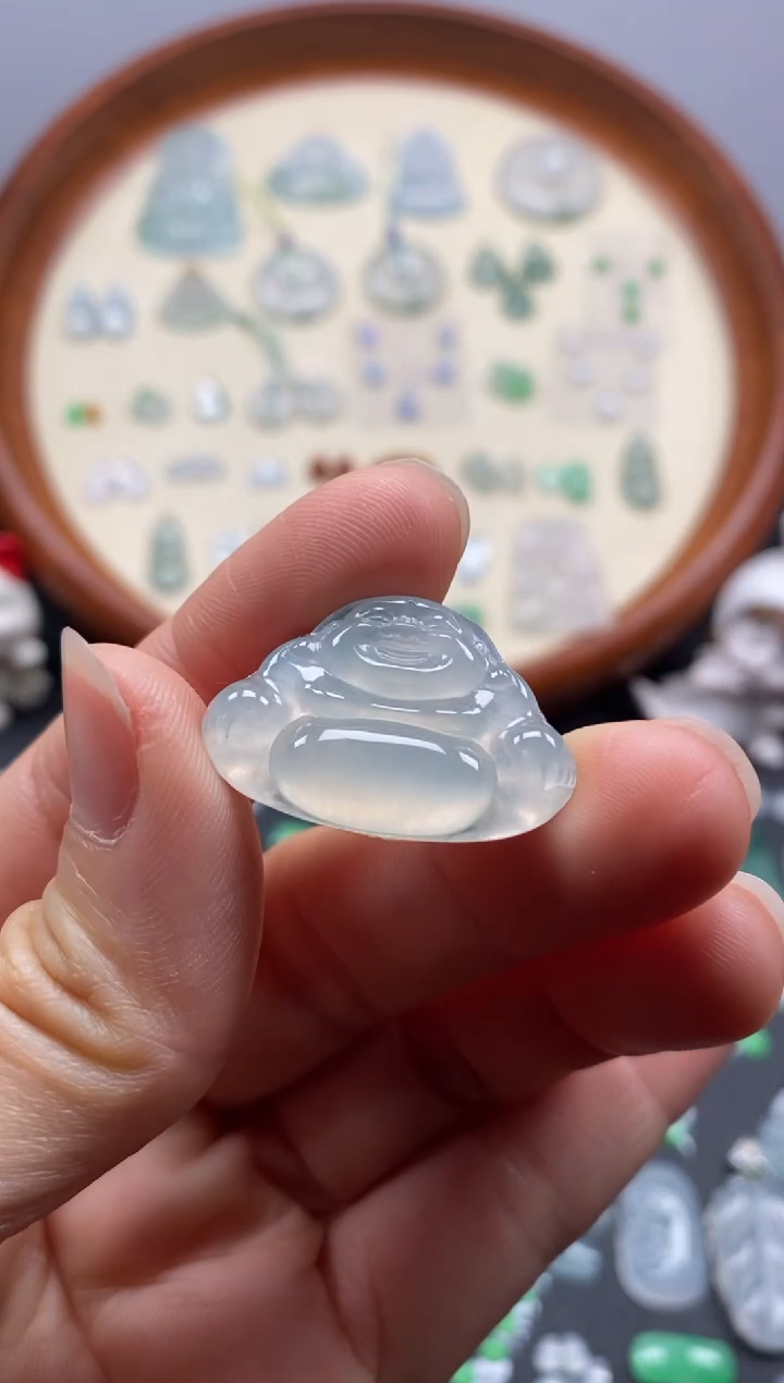 颈饰未镶嵌翡翠冰佛公/芬