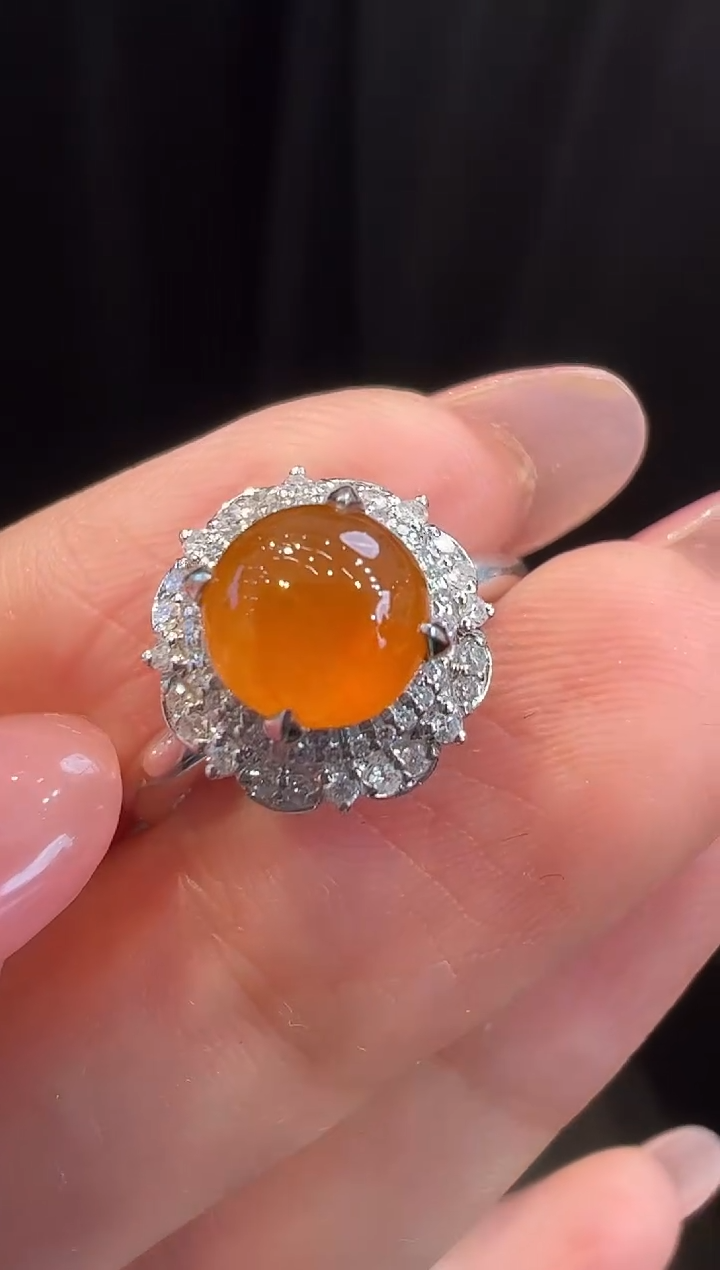 18K金镶嵌戒指翡翠戒指