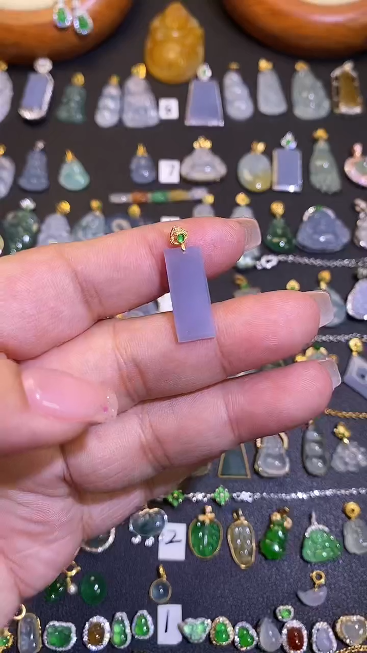 【闪购商品】翡翠吊坠(不含链)18K金镶嵌1