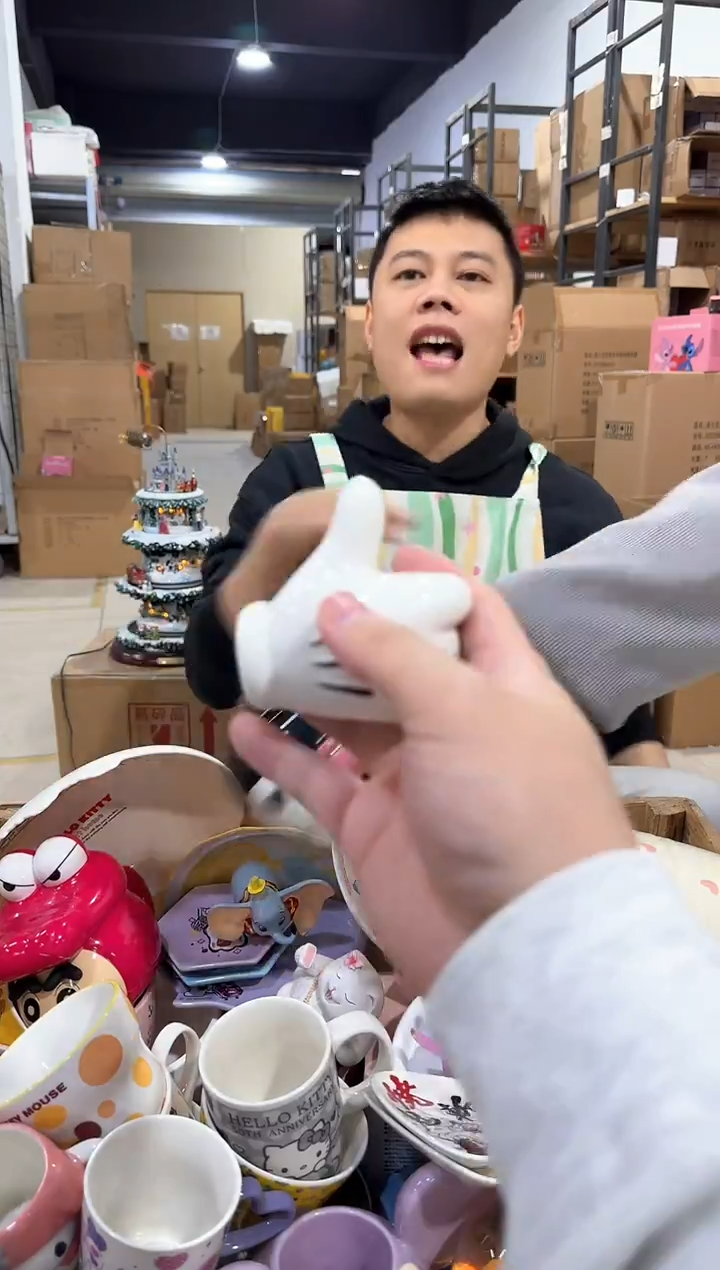瓷片原盒米奇手牙刷架
