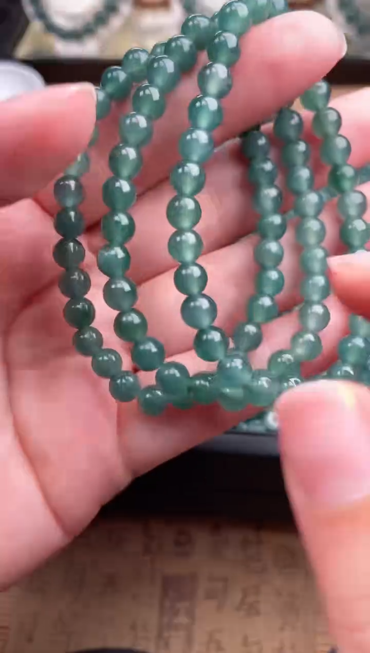 【闪购商品】翡翠手链未镶嵌多样性发货30颗卡6绿底