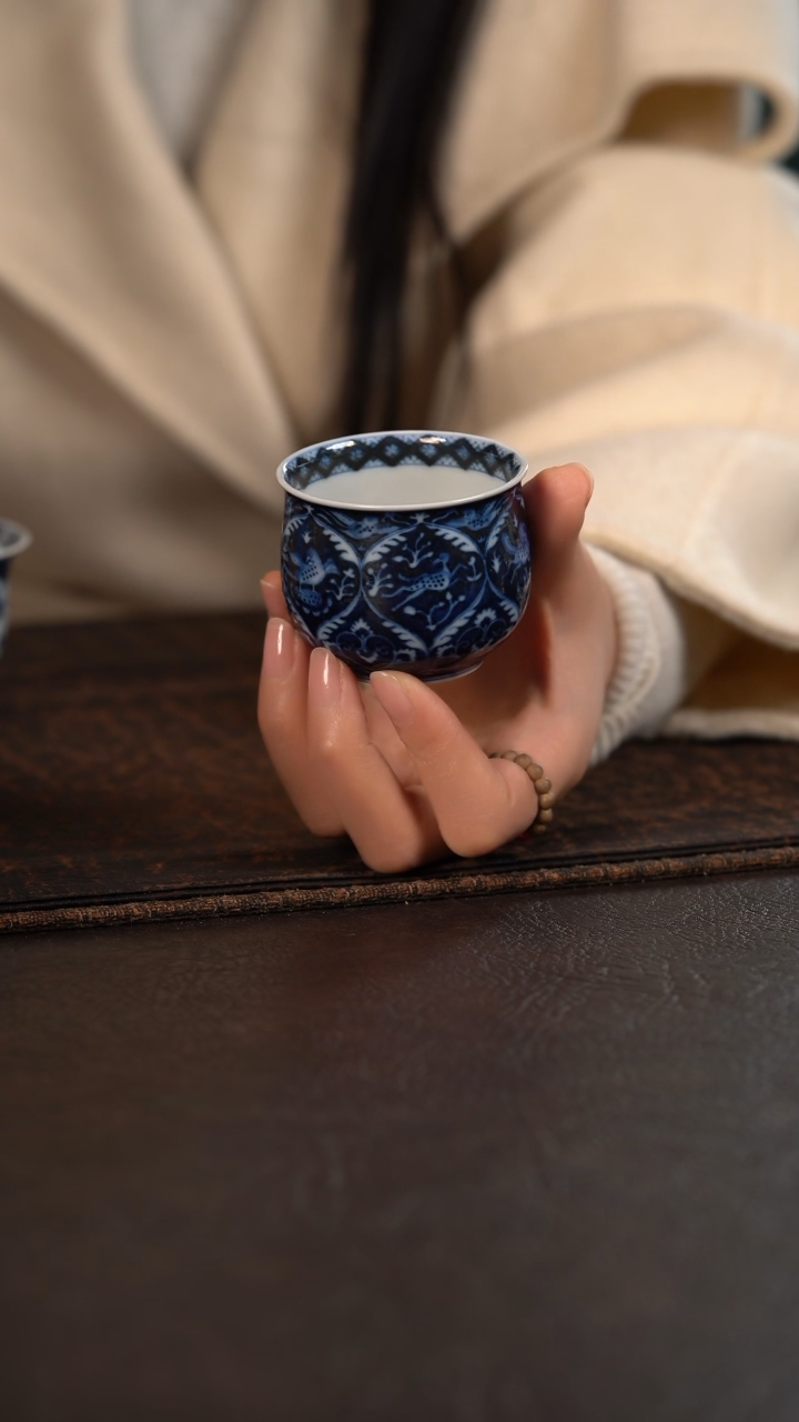 【闪购商品】杯洪印慕明蓝地凤鸟瑞兽大肚杯