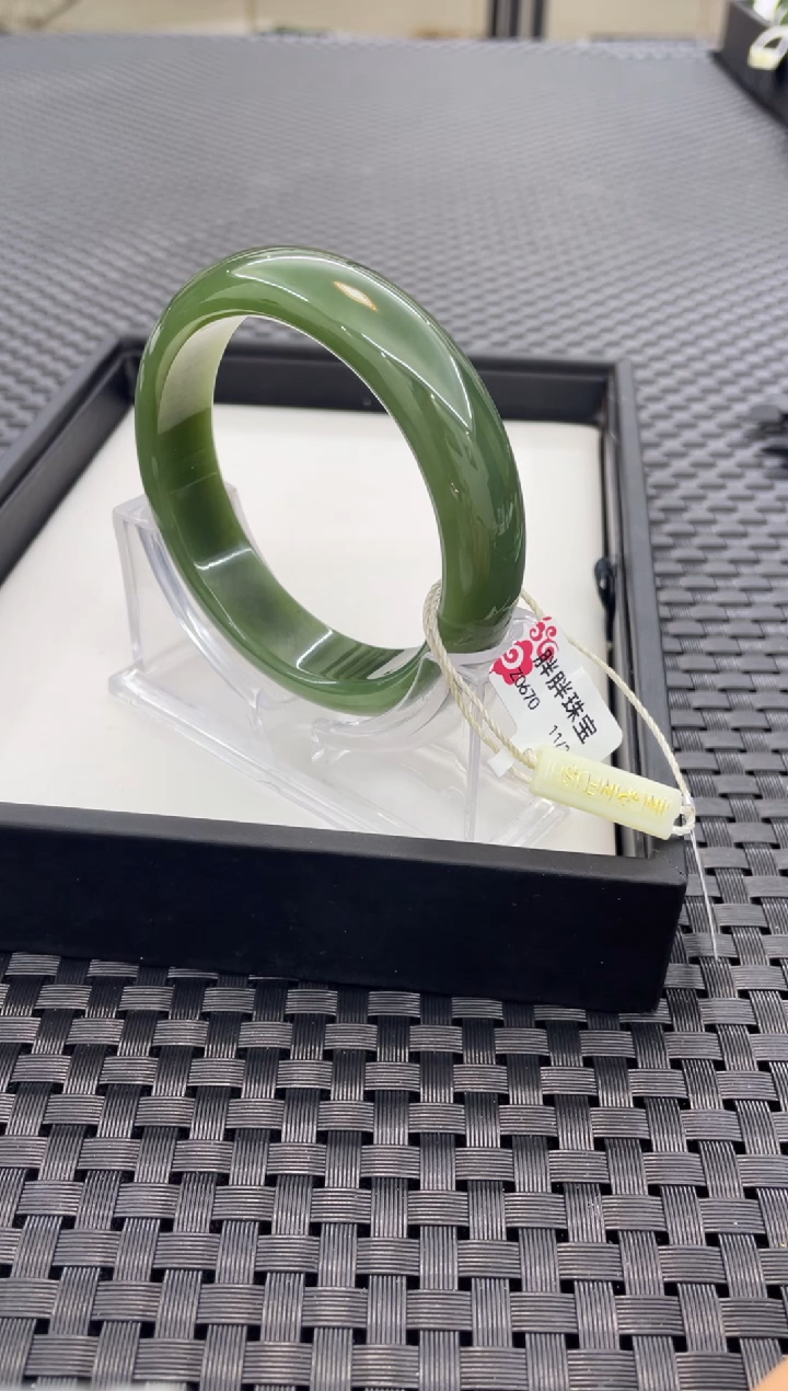 未镶嵌手镯和田玉海*一条59+（多样性发一件）Z0670