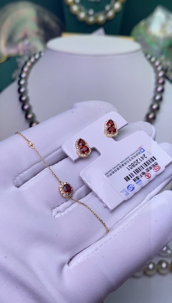 【闪购商品】红宝石耳饰18K金镶嵌套装不退换