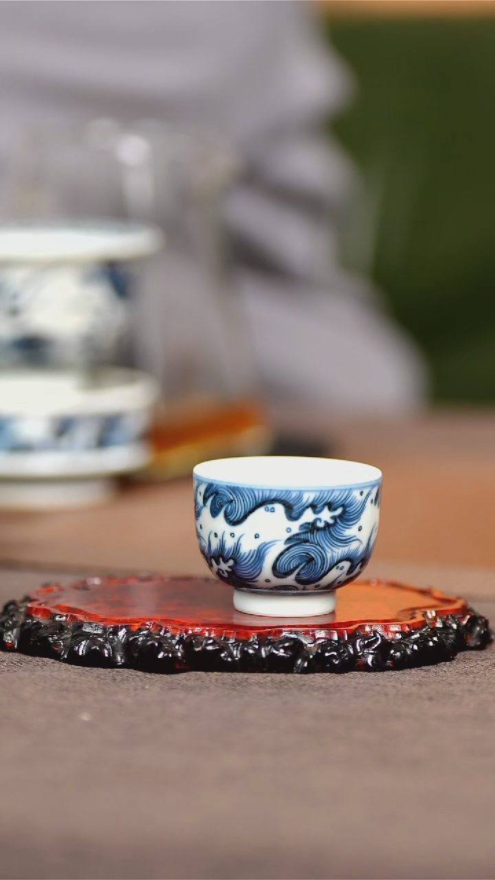 景德镇纯手工纯手绘 海水纹单杯  容量50