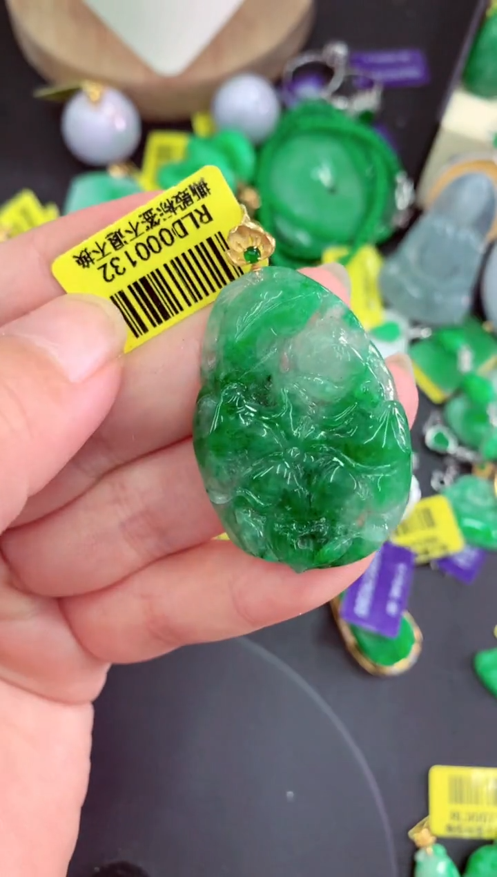 吊坠(不含链)18K金镶嵌翡翠挂件