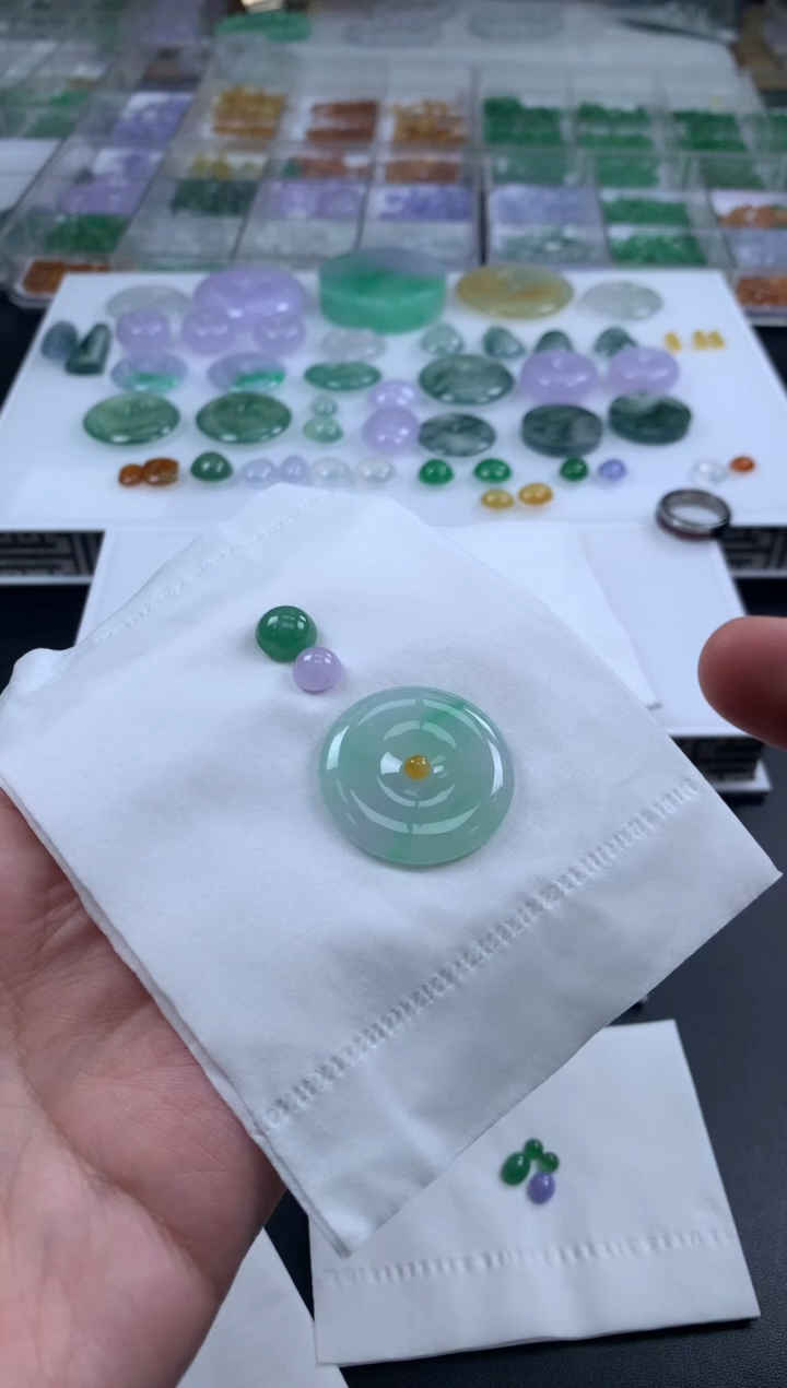【闪购商品】定制翡翠未镶嵌翡翠