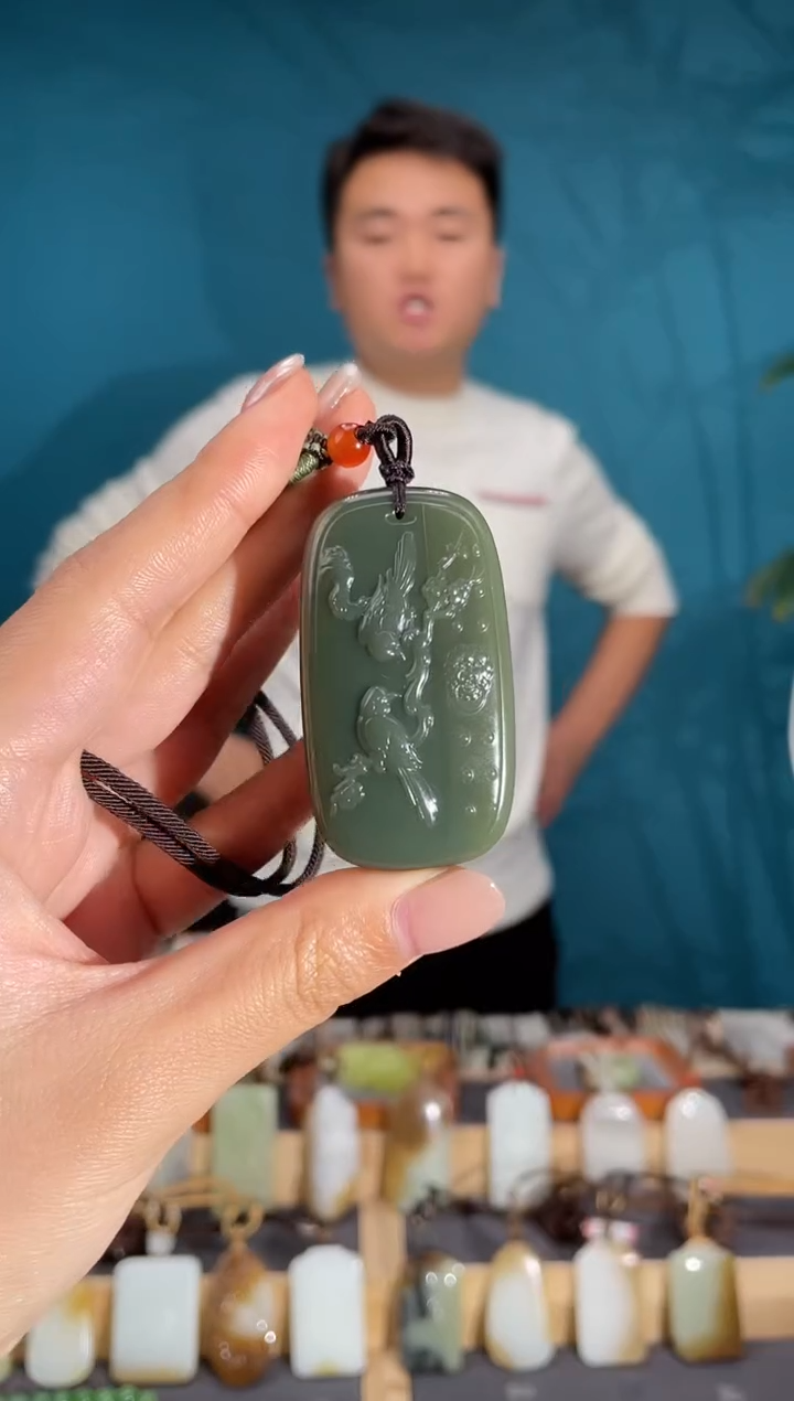 颈饰未镶嵌和田玉1