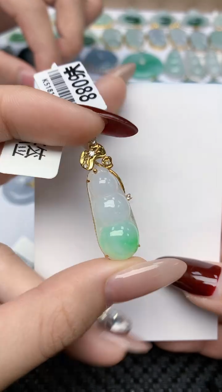 【闪购商品】翡翠颈饰18K金镶嵌天然翡翠a货